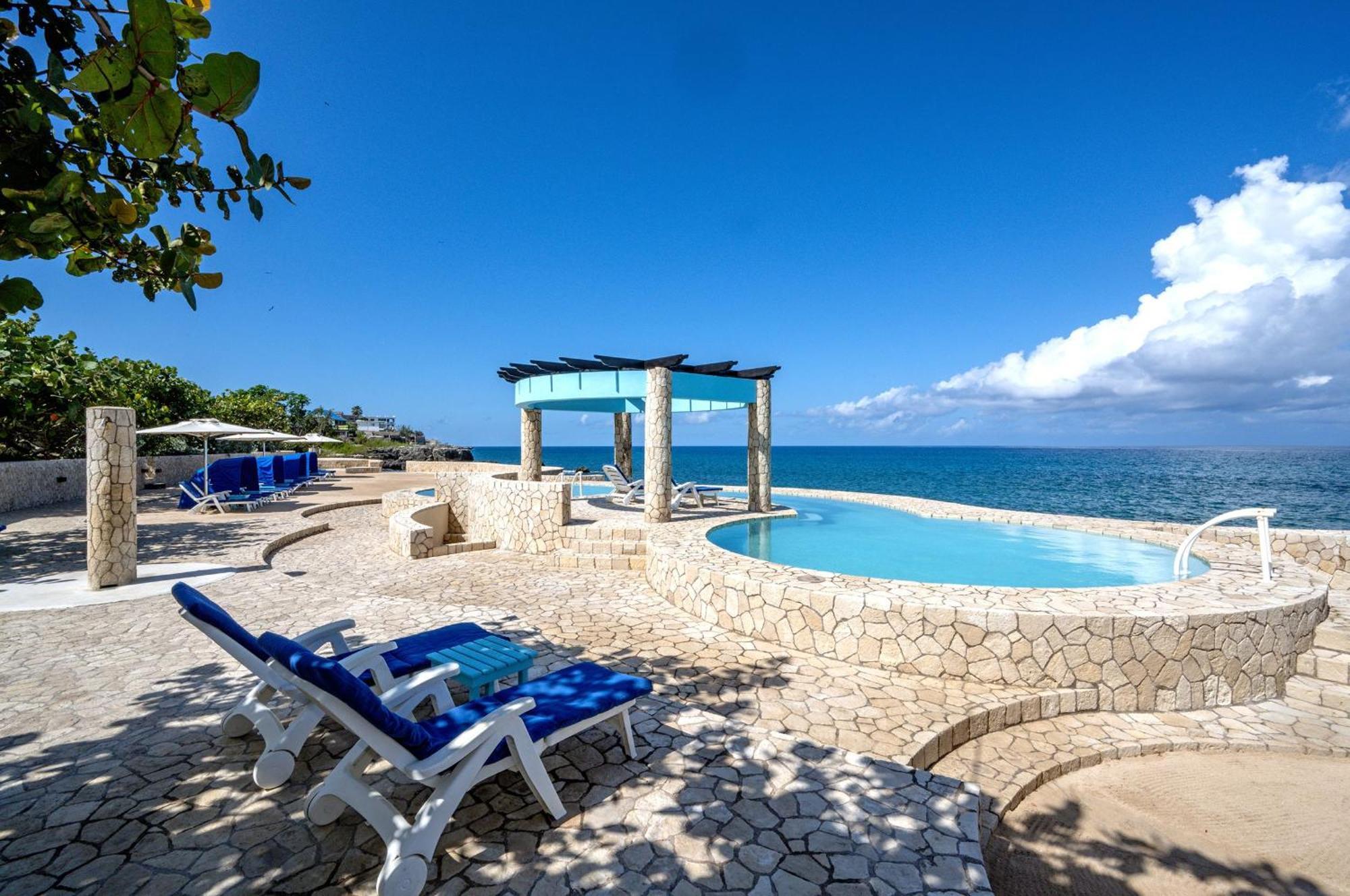 Ocean Cliff Hotel Negril Limited - Adults Only Екстериор снимка