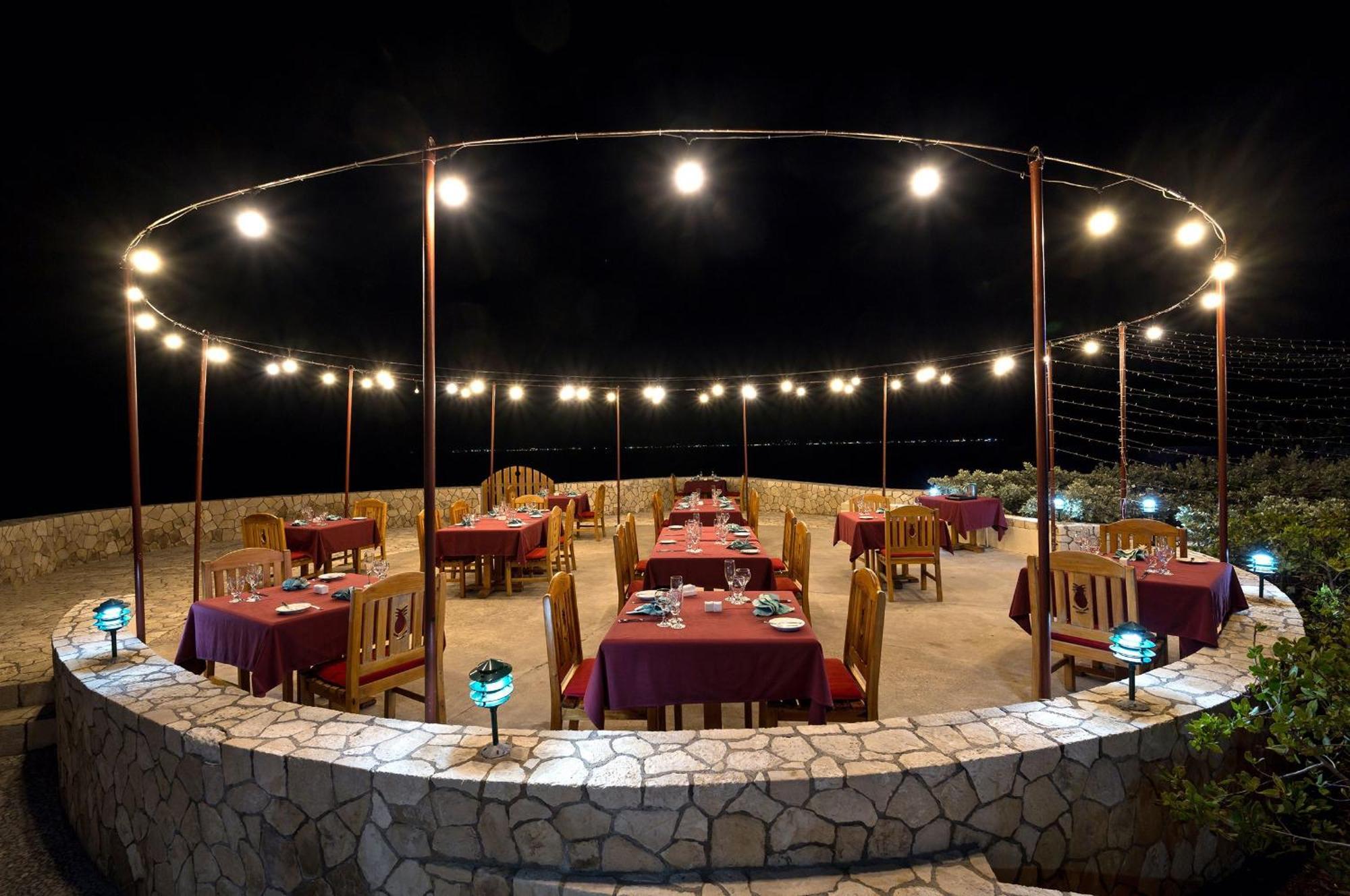 Ocean Cliff Hotel Negril Limited - Adults Only Екстериор снимка