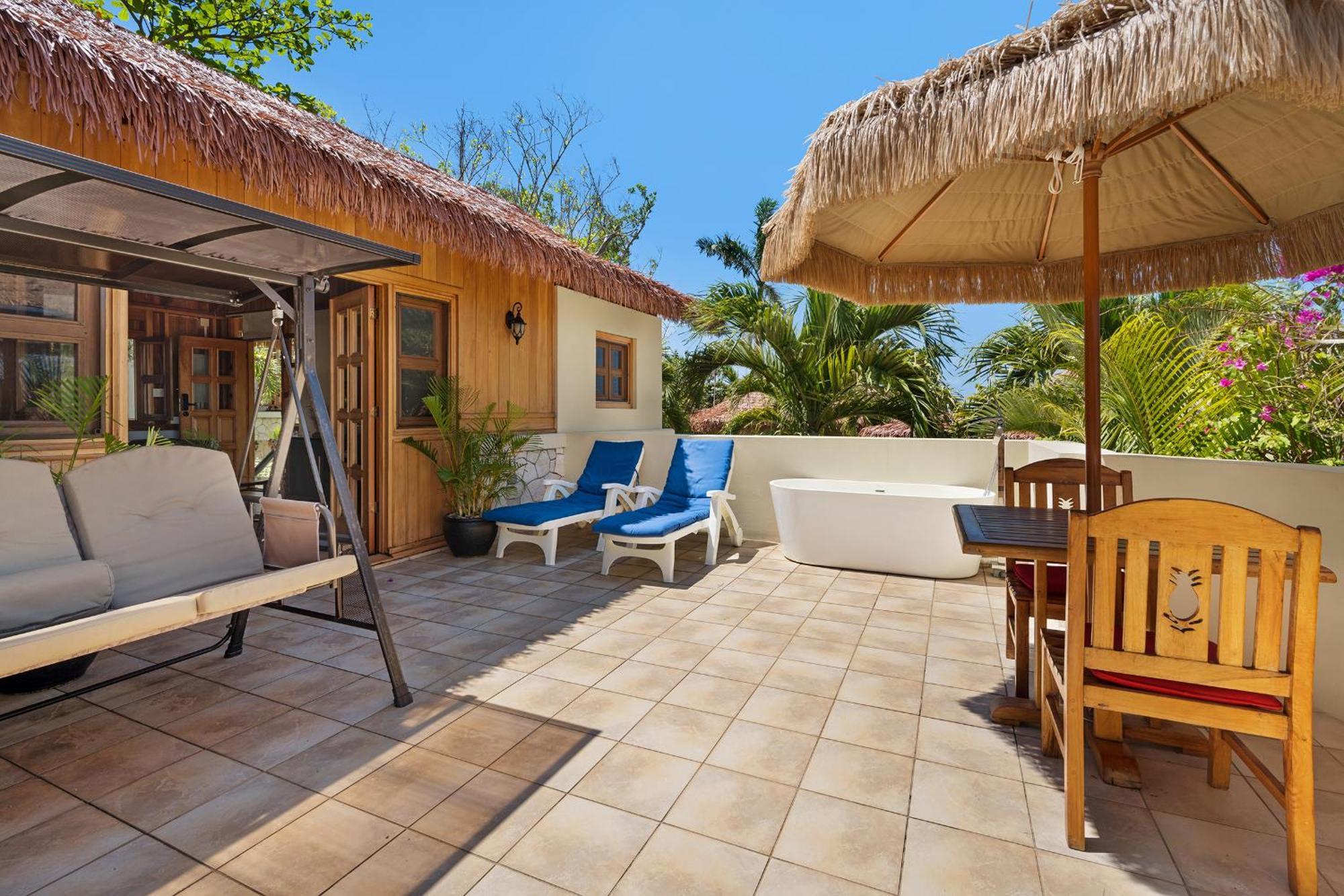 Ocean Cliff Hotel Negril Limited - Adults Only Екстериор снимка