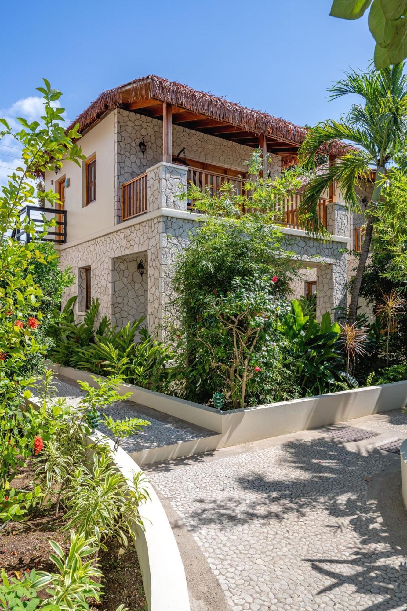 Ocean Cliff Hotel Negril Limited - Adults Only Екстериор снимка
